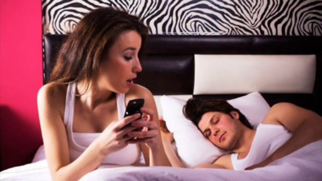3 Easiest Ways to Track My Girlfriend's Phone Without Her Knowing